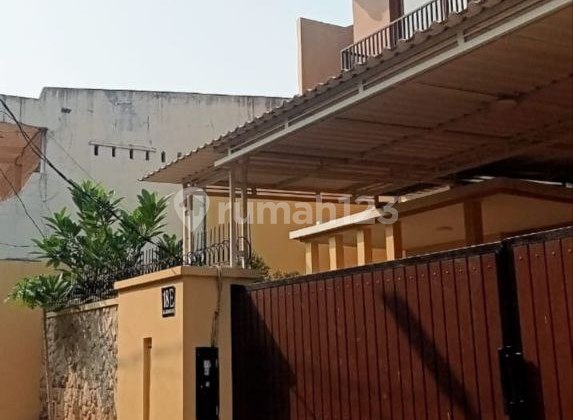 Sell Fast 2.5-Story House with Swimming Pool in Elite Kemang Area. Sell Fast 2.5-Story House with Swimming Pool in Elite Kemang Area.