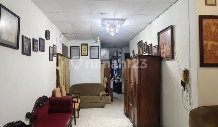 Jual Rumah Tua Murah Lokasi Strategis di Petojo, Jakarta Pusat 2