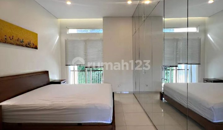 Rumah Cantik 2 Lantai Full Furnished Dalam Komplek Serenia Hills Lebak Bulus 2