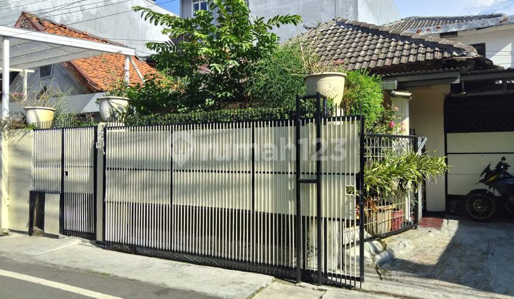 2-Story House in Cideng Complex Area, Central Jakarta 2