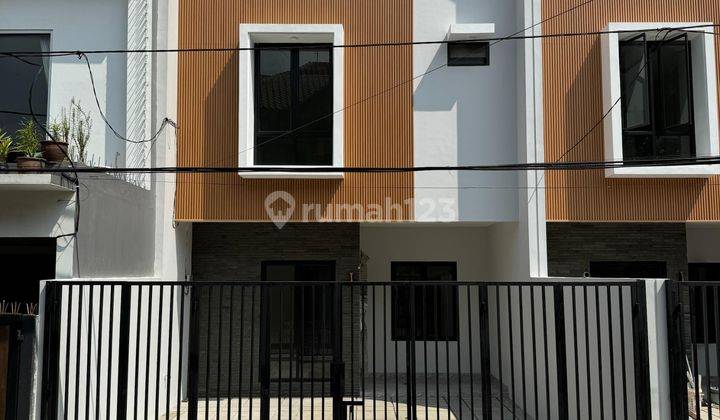 Dijual Rumah Baru 3 Lantai Komplek Kavling Dki Meruya Selatan Jakarta Barat 1