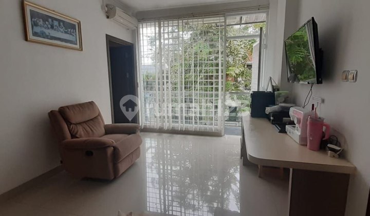 Best Deal! Dijual Rumah 3 Lantai Posisi Hook di Lokasi Premium Duri Kepa