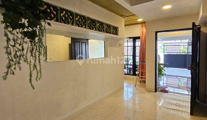 Disewakan Rumah Cantik Green Ville, Jakarta Barat 2