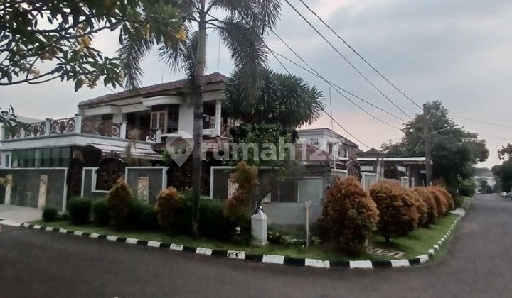 Jual Rumah Cantik Nyaman 2 Lantai di Taman Alfa indah, Joglo Jual Rumah Cantik Nyaman 2 Lantai di Taman Alfa indah, Joglo