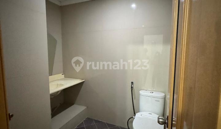 Dijual Rumah Strategis di Tanjung Duren, Dekat S. Parman dan Central Park 2