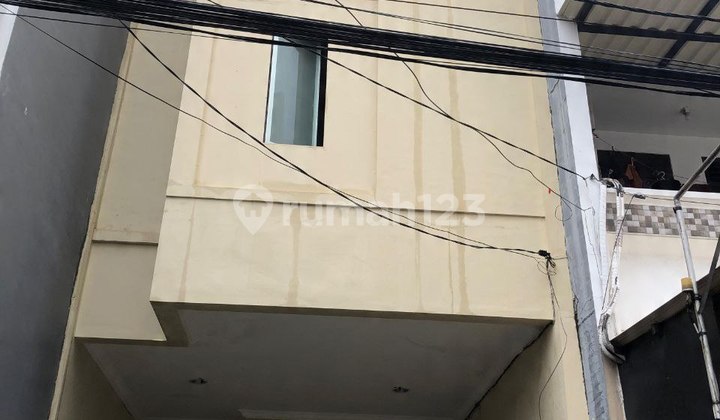 Dijual Rumah 3 Lantai di Tanjung Duren Timur, Jakarta Barat