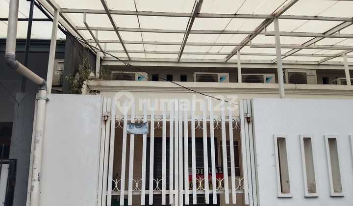 Dijual Rumah Strategis di Tanjung Duren, Dekat S. Parman dan Central Park