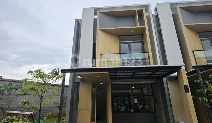 Dijual Rumah 2 Lantai Full Furnished Siap Huni di Kawasan Premium Bsd