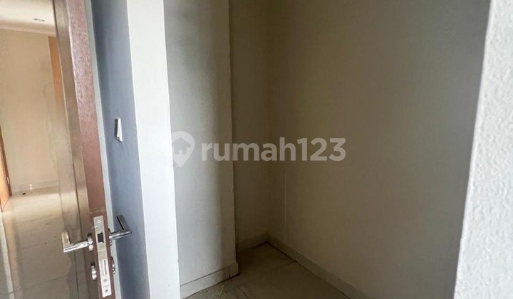 Jual Cepat Unit Eksklusif 3 Bedroom Semi Furnished Apartemen Taman Anggrek Residence