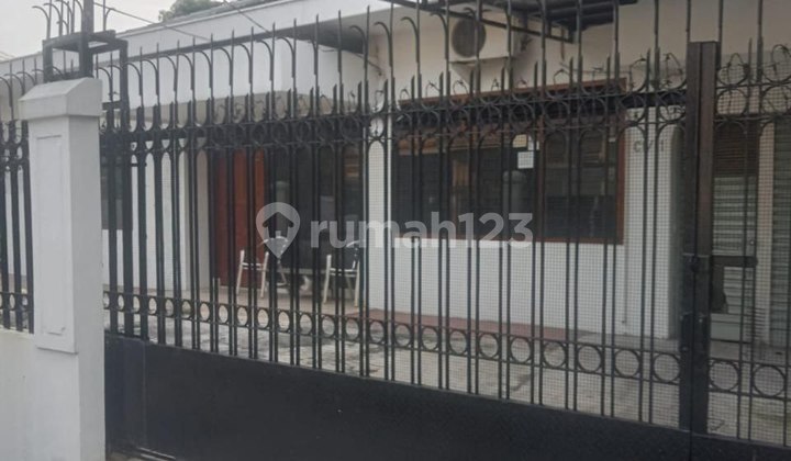 Jual Cepat Rumah Hook Luas Cocok untuk Investasi di Lokasi Strategis Taman Kedoya Baru 2