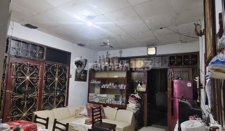 Jual Rumah Tua Murah Lokasi Strategis di Petojo, Jakarta Pusat Jual Rumah Tua Murah Lokasi Strategis di Petojo, Jakarta Pusat