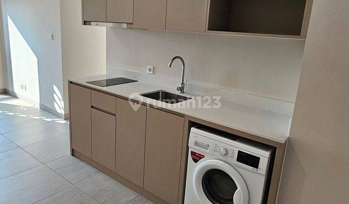 Apartemen Menara Jakarta 3 Kamar Tidur Bagus Unfurnished 1