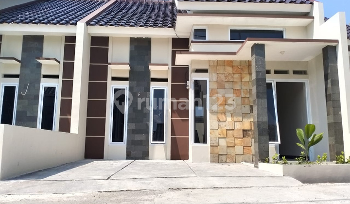 Rumah 1 Lantai Spesifikasi 2 Lantai SHM - Sertifikat Hak Milik Rumah 1 Lantai Spesifikasi 2 Lantai SHM - Sertifikat Hak Milik