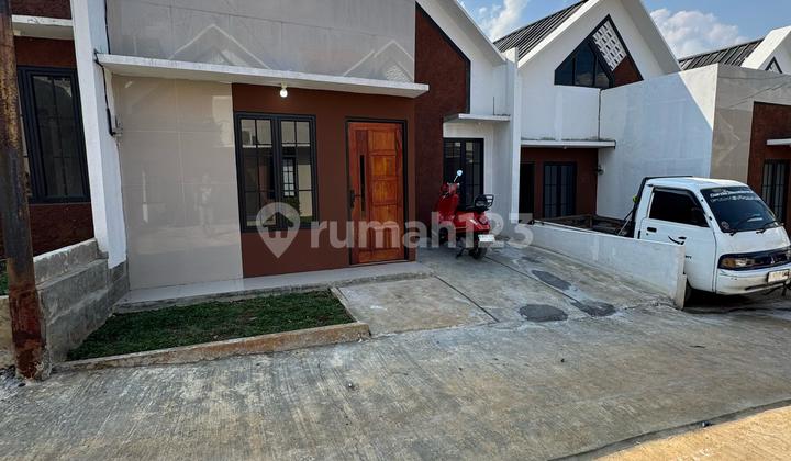 Luxury House with the Cheapest Price in Cinangka, Depok City, SHM