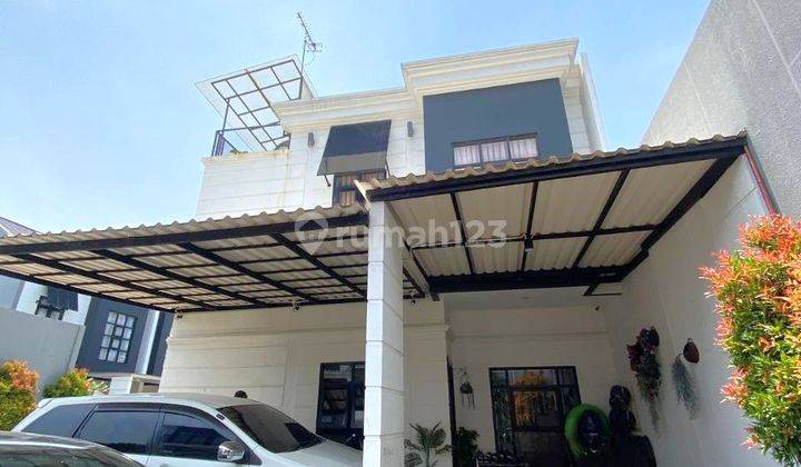 Rumah 2 Lantai Dengan Rooftop Dan Fasum Kolam Renang di Pangkalan Jati 1