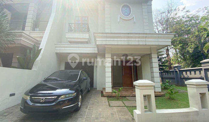 Rumah Mewah di Lebak Bulus Dengan Lantai Marmer Dan Halaman Luas