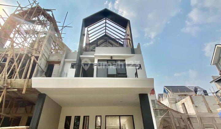 Brand New Rumah 3 Lantai Dengan Rooftop Cantik di Cirendeu 1