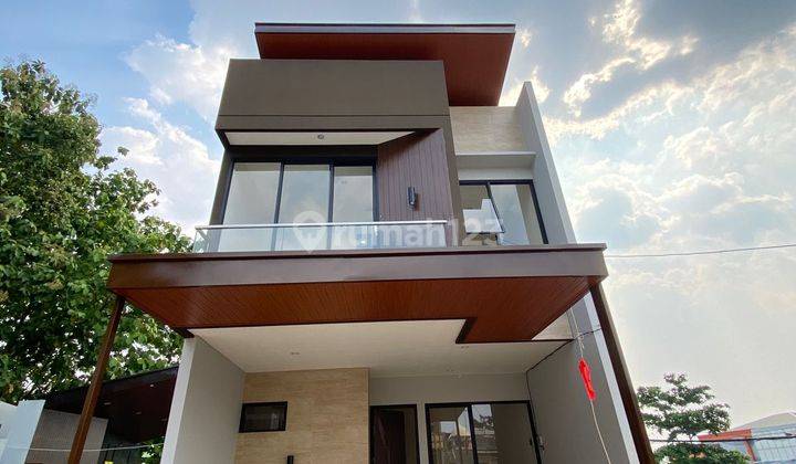 Rumah Baru 2 Lantai Modern Minimalis Dalam Komplek di Cirendeu  1