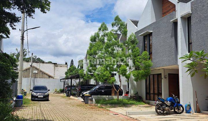 Rumah Cantik 2 Lantai Modern Minimalis Dalam Townhouse di Cinere 2