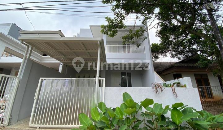 Rumah Baru Luas 190m2 di Cinere Taman Depan dan Belakang Akses Mudah ke Tol Rumah Baru Luas 190m2 di Cinere Taman Depan dan Belakang Akses Mudah ke Tol