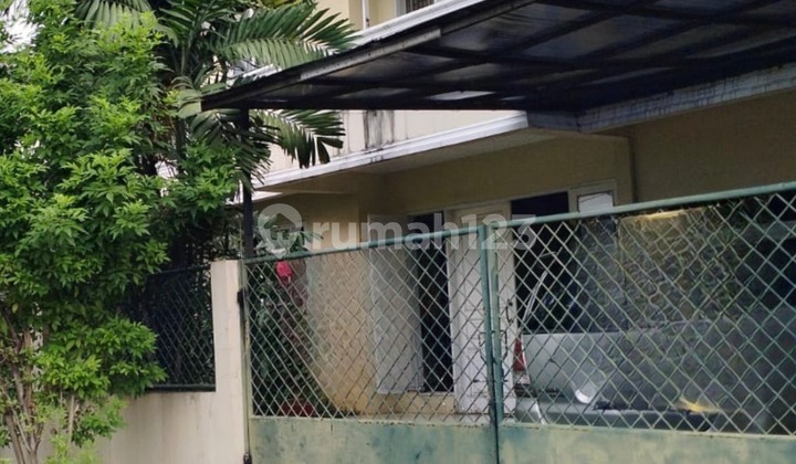 Rumah dengan Luas Tanah 327 m2 di Cinere – Nyaman Aman & Strategis