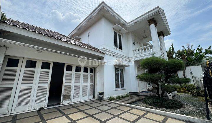 Rumah Mewah Full Furnished Dengan Kolam Renang Dalam Cluster di Pangkalan Jati 2