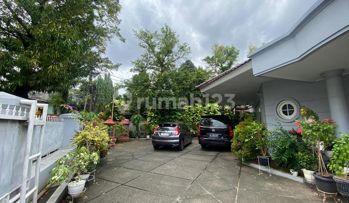 Rumah Luas Dengan Kolam Renang di Lokasi Premium Kebayoran Baru 2