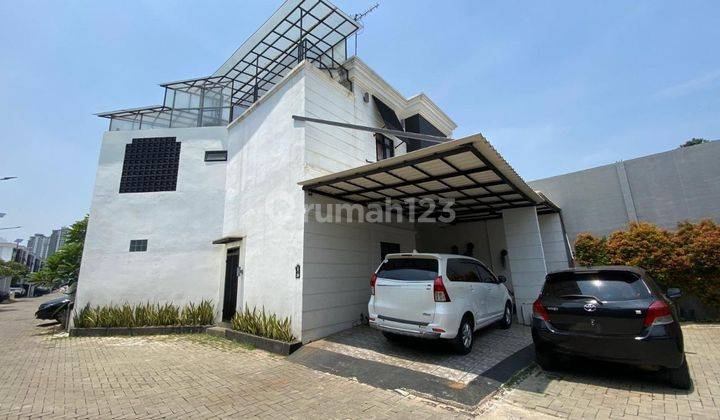 Rumah 2 Lantai Dengan Rooftop Dan Fasum Kolam Renang di Pangkalan Jati 2