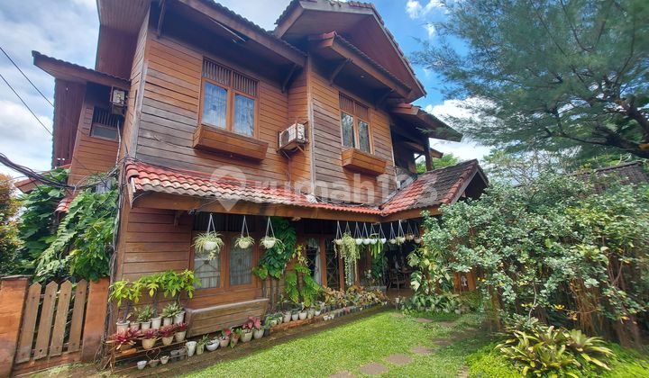 Resort-Themed House in Cinere, Serene Environment with Swimming Pool