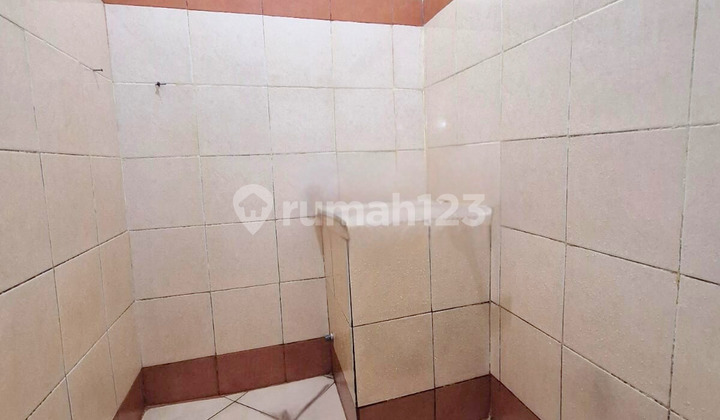 Well-Maintained House in a Strategic Location in Cinere - Negotiable Price 2