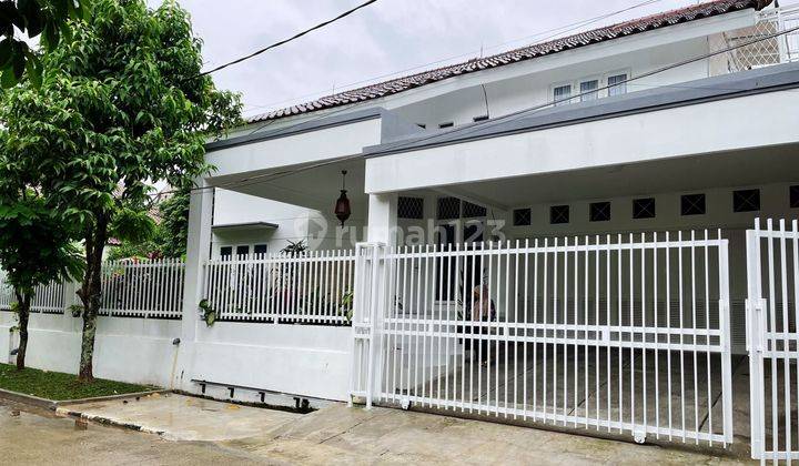 Rumah Cozy Luas Bangunan 550m² Dalam Komplek Akses Mudah Ke Tol 2