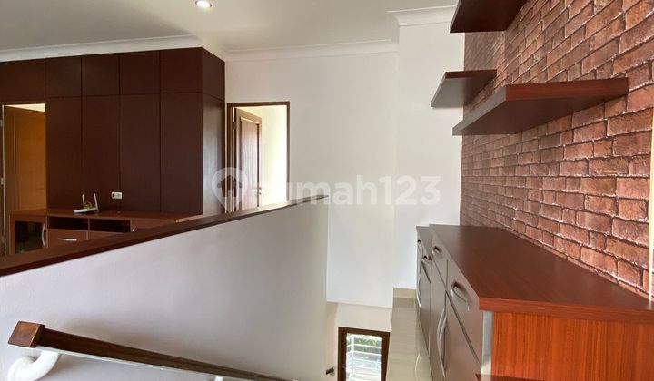 Rumah Semi Furnished di Cilandak Bangunan 3 Lantai Lengkap SwimPool 2