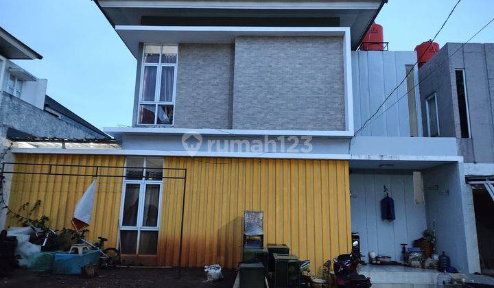 Rumah Minimalis Modern 2 Lantai Dalam Komplek Aman di Tanah Baru  1