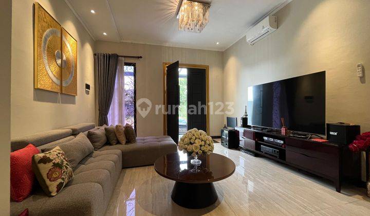 Rumah Modern Semi Furnished Dengan 5+1 Kamar Tidur Dalam Komplek Cirendeu 2