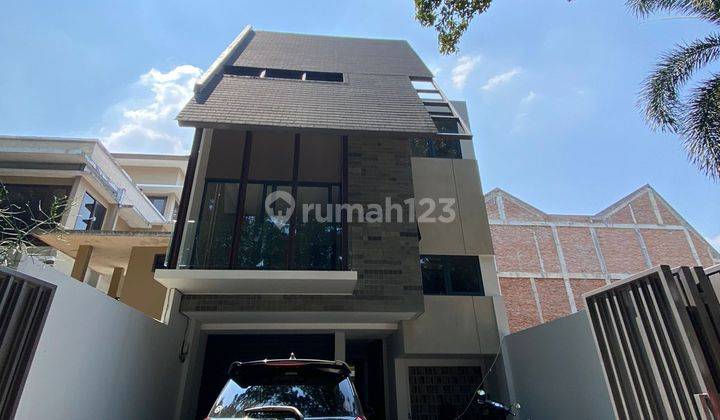 Rumah Baru 3 Lantai Konsep Modern Nyaman di Pangkalan Jati 1