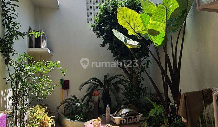 RUMAH 2 LANTAI  TERAWAT SIAP HUNI BONUS FURNISH  2