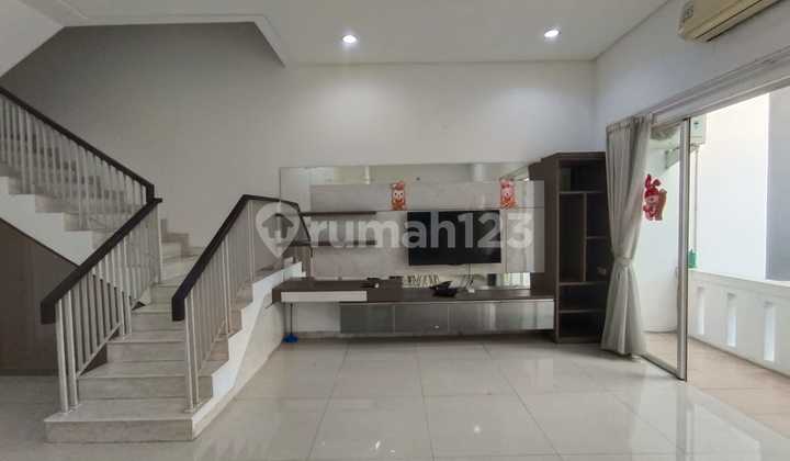 Disewakan Rumah Mewah Crown Golf Boulevard Furnish Uk 8x33 (2,5 Lt) Pik 1 Disewakan Rumah Mewah Crown Golf Boulevard Furnish Uk 8x33 (2,5 Lt) Pik 1