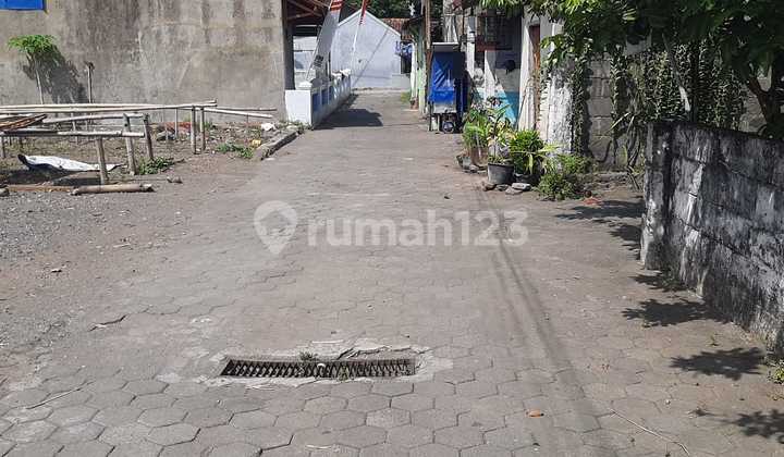 Land is very cheap in the North of Condongcatur Terminal, very close to Gejayan, Pakuwon Mall, UPN, UNY. Land is very cheap in the North of Condongcatur Terminal, very close to Gejayan, Pakuwon Mall, UPN, UNY.