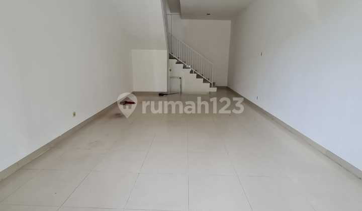 Affordable shop-house in premium Seturan area, close to many campuses, offices, and malls, suitable for various businesses and investments. 2