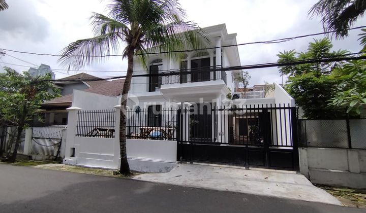 Rumah Baru Besar di Setiabudi, Jakarta Selatan Dekat ke Sudirman City Walk, Taman Suropati, Bundaran Hi, Grand Indonesia Rumah Baru Besar di Setiabudi, Jakarta Selatan Dekat ke Sudirman City Walk, Taman Suropati, Bundaran Hi, Grand Indonesia