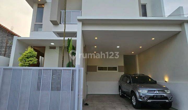 Rumah Mewah di Area Premium, Dekat Calon Exit Tol Jogja, Dekat Ke Upn, Stadion Maguwoharjo, Lotte Mart, Pakuwon Mall, Ringroad Utara, Casagrande 1