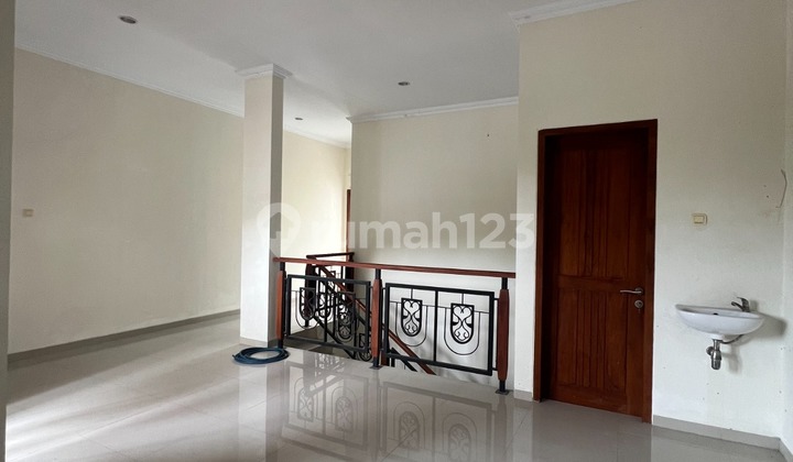 Affordable House on Jl Kaliurang Km 8 Near Sardjito Hospital, UGM, Al Azhar, Hyatt, Pakuwon Mall, etc. 2