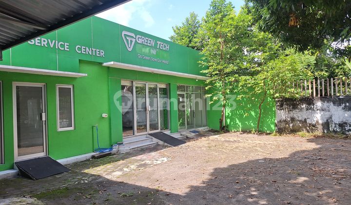 Affordable large house suitable for office, clinic, cafe, etc., close to Kota Baru, City Hall, Ambarukmo Plaza, UIN, Lippo Plaza, etc.