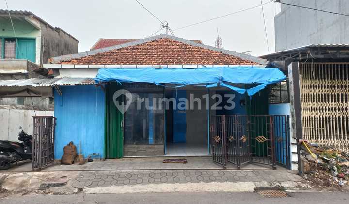 House Very Close From Tugu Jogja Suitable for Business, Office, Mess, Etc.