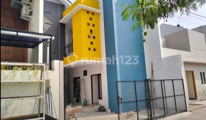 Own a brand new exclusive boarding house very close to UGM and Sarjito Hospital with an income of 20 million every month. 2