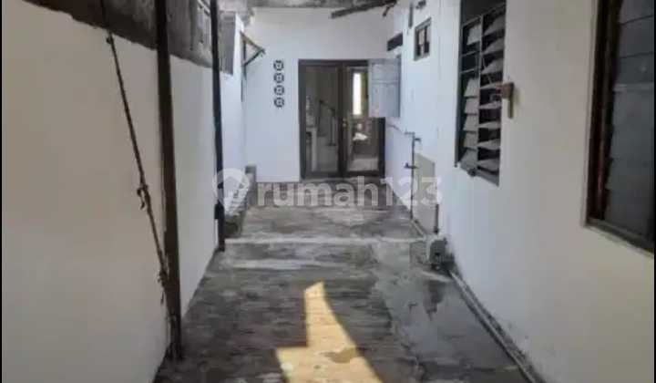 House Very Close From Tugu Jogja Suitable for Business, Office, Mess, Etc.