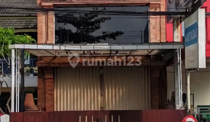 Ruko besar murah di pinggir jalan utama dekat Bandara adi sucipto 1