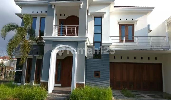 Large affordable house in a housing complex on Jl Kaliurang km 9, close to UGM, UNY, Al Azhar, Sardjito Hospital, Pakuwon Mall, Palagan.