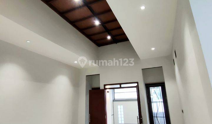 Rumah Cantik Taman Holis Indah Full Renovasi Siap Pakai Hadap Timur 1