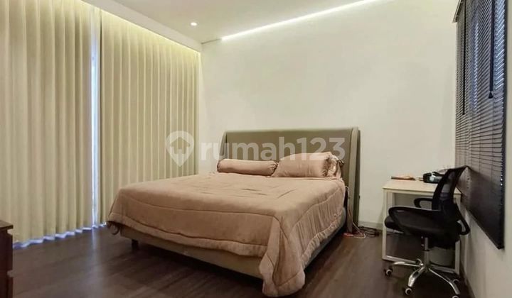 2-Storey Hook House in Kebayoran Baru - Spacious, Prestigious, and Full of Potential